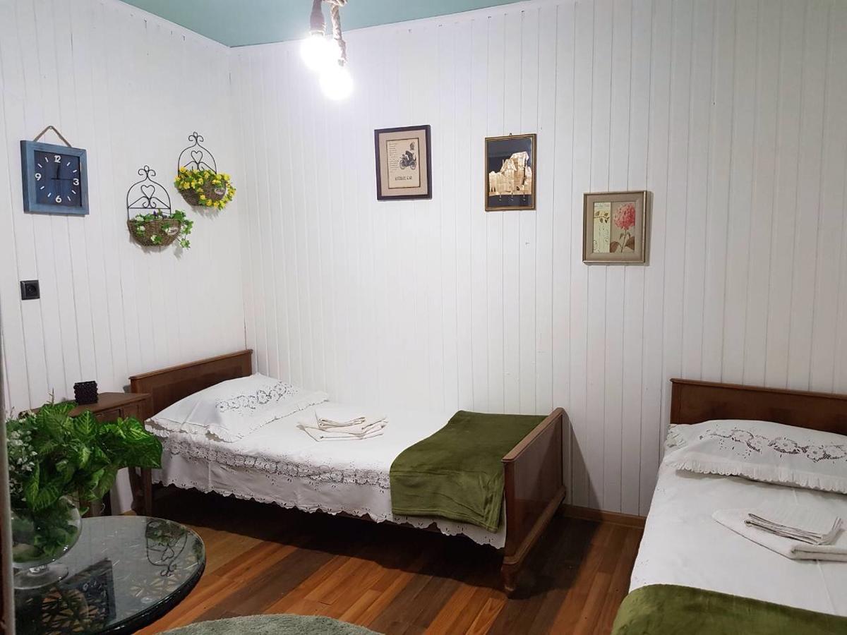 Gela'S Apartment Tbilisi ภายนอก รูปภาพ