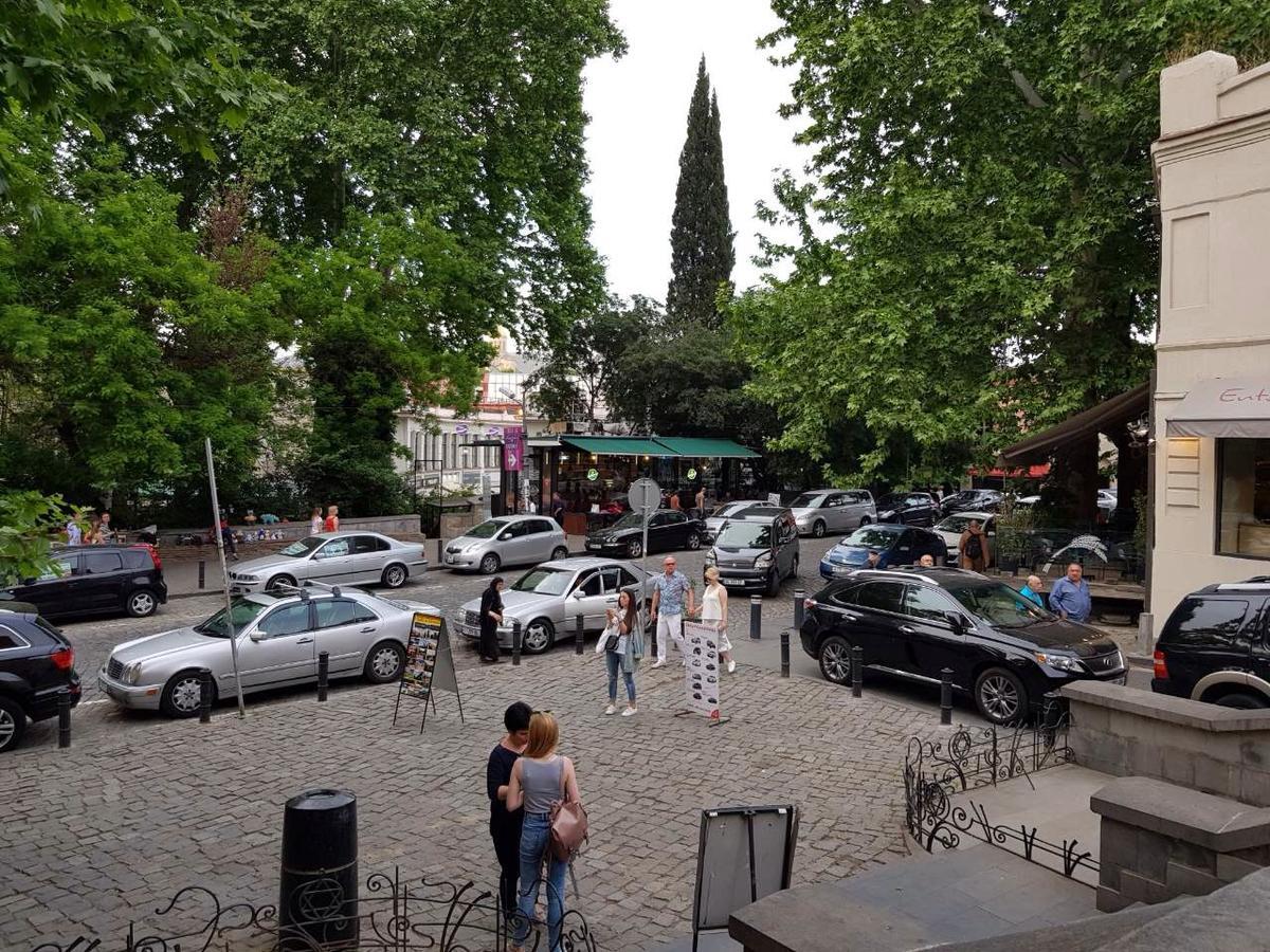 Gela'S Apartment Tbilisi ภายนอก รูปภาพ